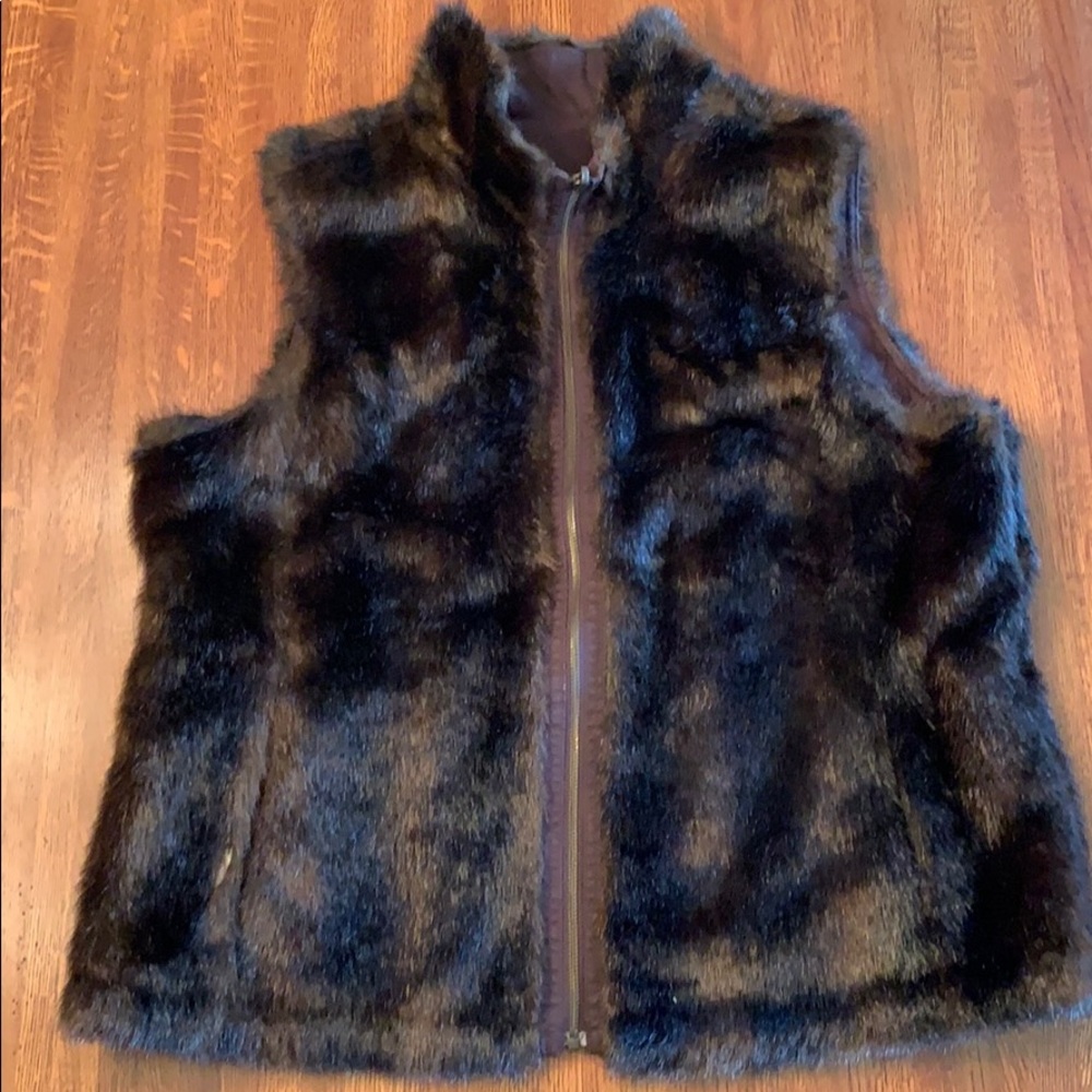 Old Navy Faux Fur Reversible Brown Vest, Size XL
